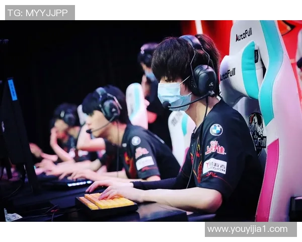 FPX战队灵活性分析及其在DOTA2比赛中的战术应用探讨